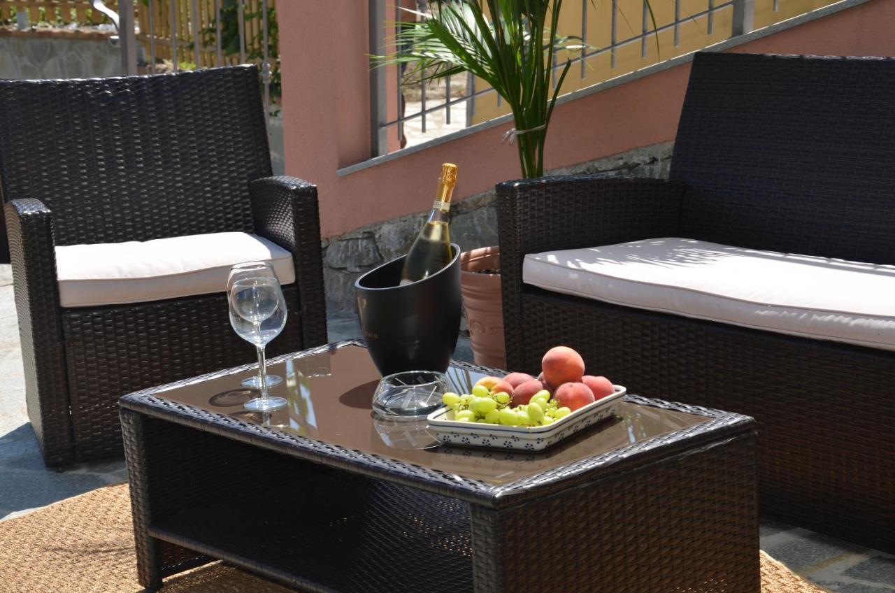 B&B Le Tre Fate Varraze Exterior foto
